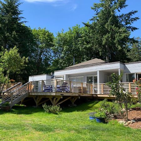 Forest By The Sea Rentals Merville Bagian luar foto