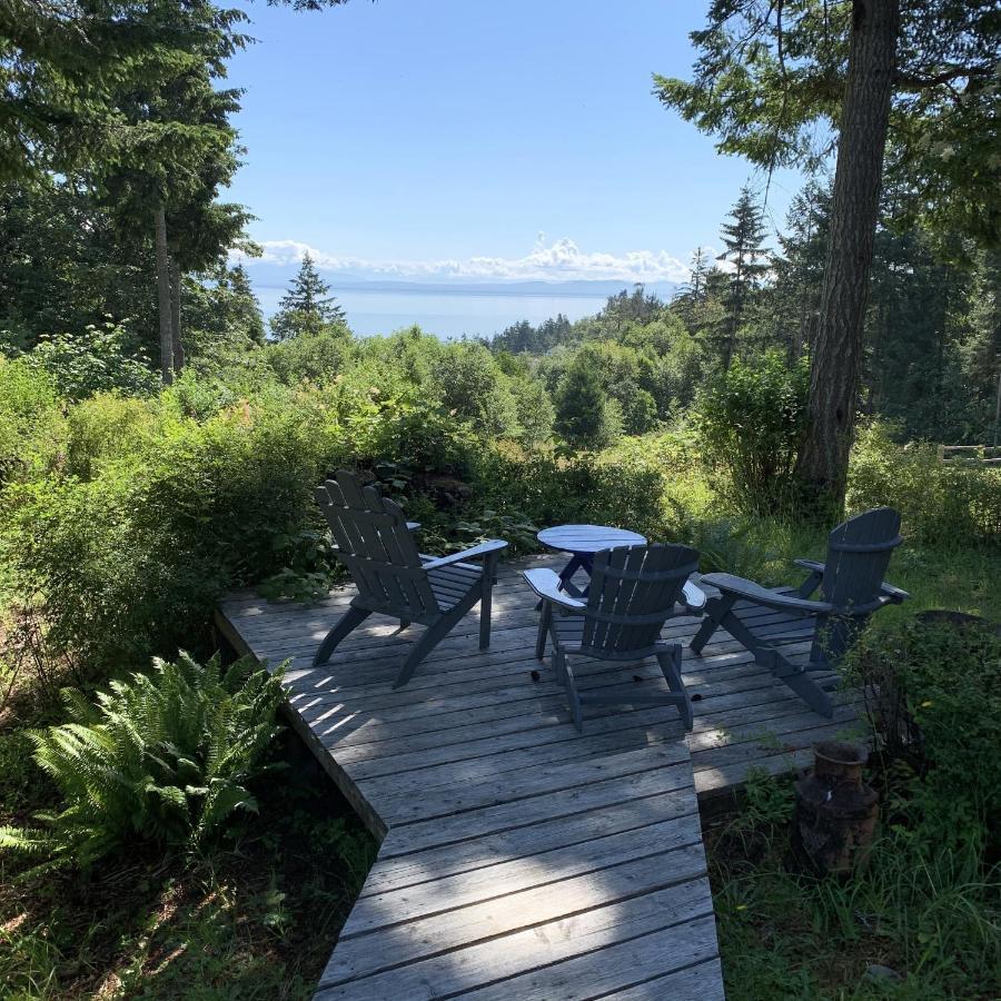 Forest By The Sea Rentals Merville Bagian luar foto