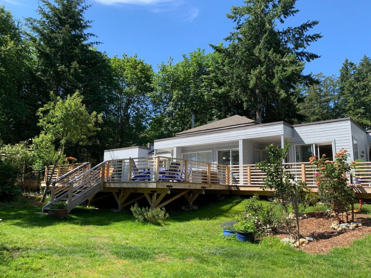 Forest By The Sea Rentals Merville Bagian luar foto