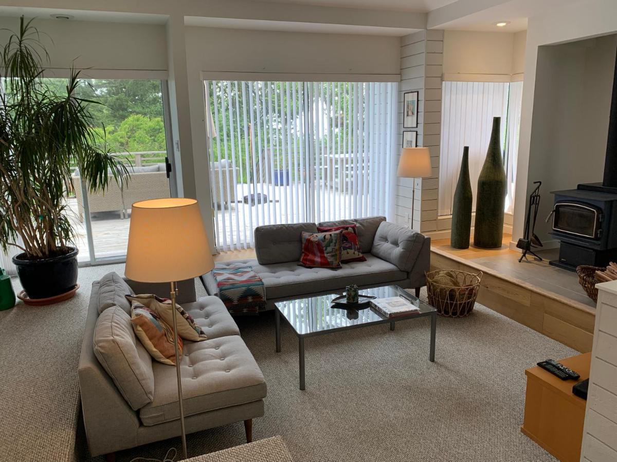 Forest By The Sea Rentals Merville Bagian luar foto