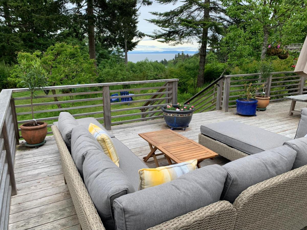 Forest By The Sea Rentals Merville Bagian luar foto